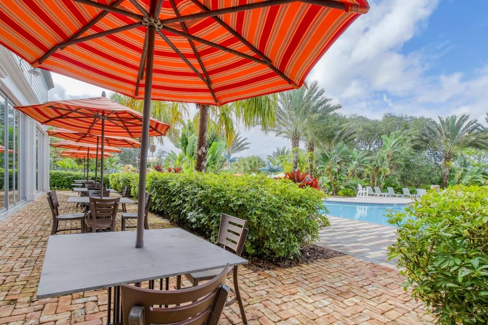 Modern and Luxurious Home Near Orlando Parks Apartment in Four Corners