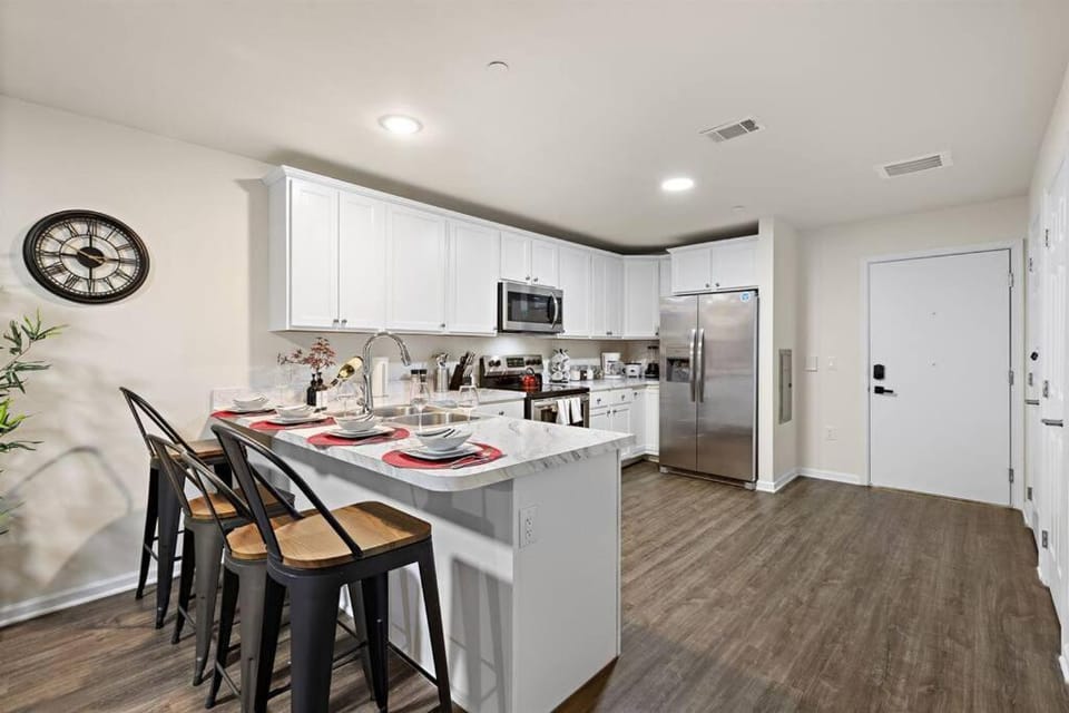 Coffee/tea facilities, Kitchen or kitchenette, Dining area