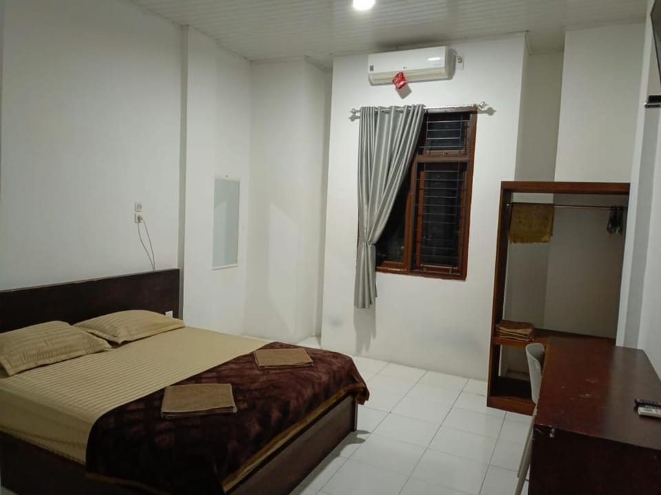Bed, Photo of the whole room, Bedroom, air conditioner