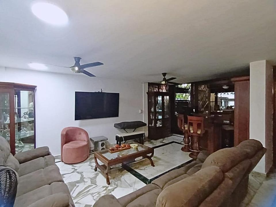 Communal lounge/ TV room, Living room, Lounge or bar