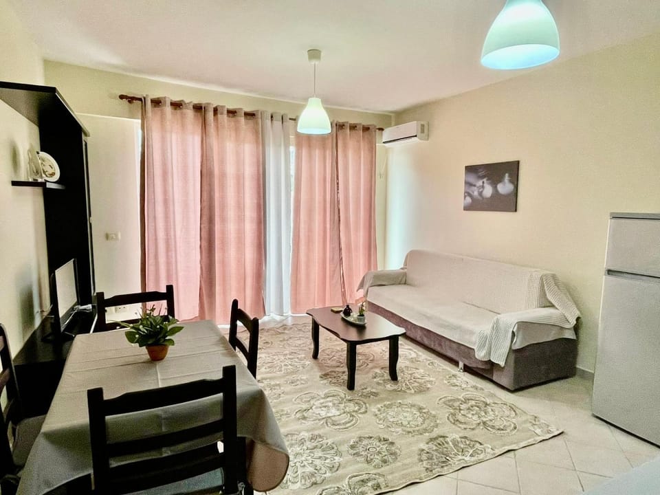 Onhezmi Apartment Apartment in Sarandë