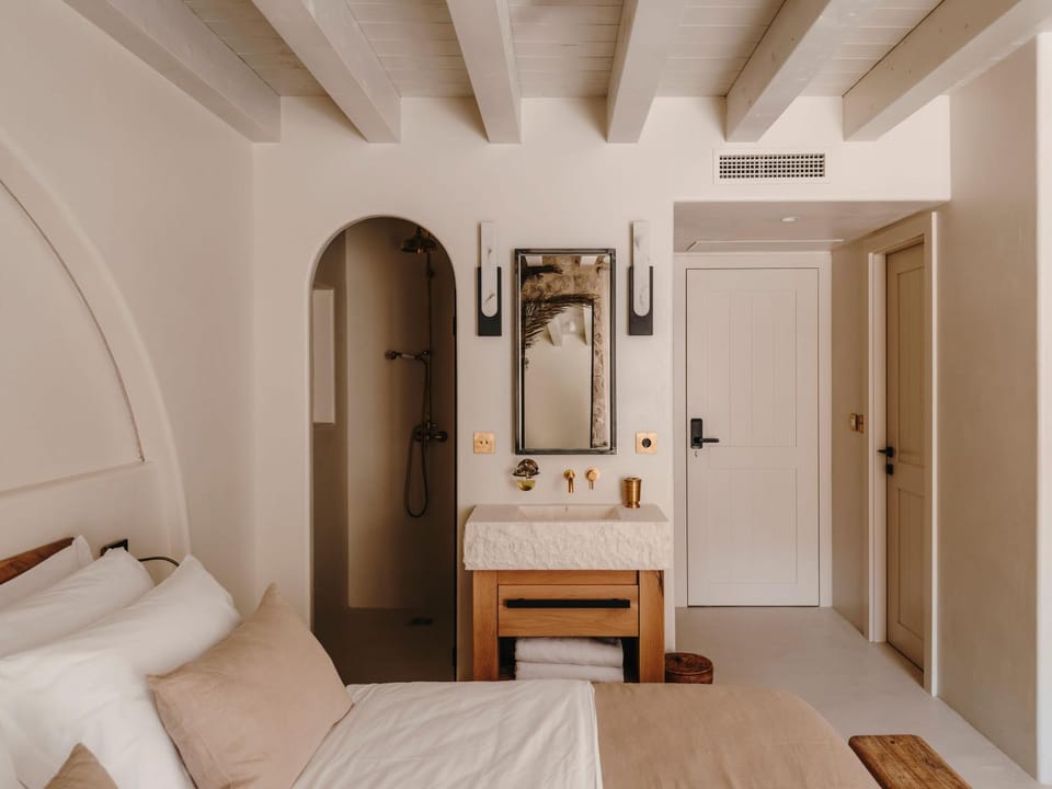 Shower, Bedroom