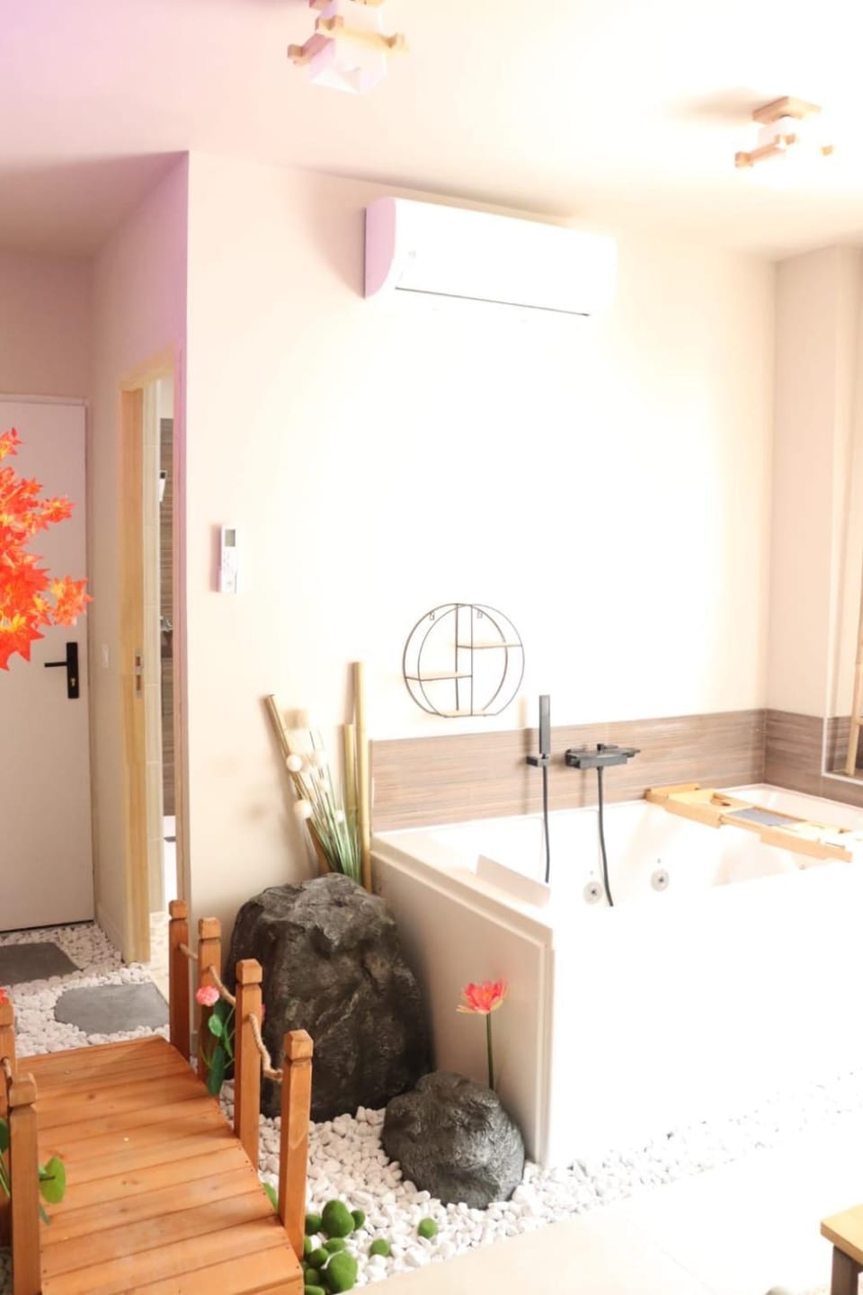 Loveroom Japon avec balnéothérapie Apartment in Toulon