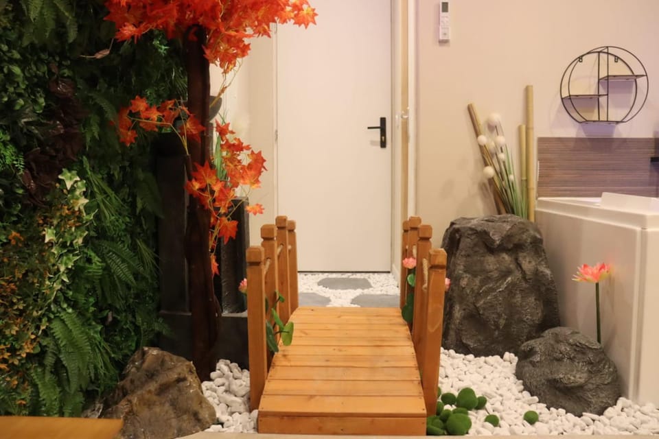 Loveroom Japon avec balnéothérapie Apartment in Toulon