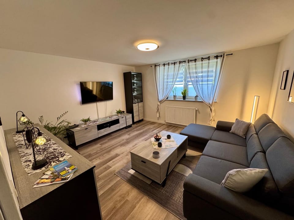 Communal lounge/ TV room, TV and multimedia, Living room, Seating area