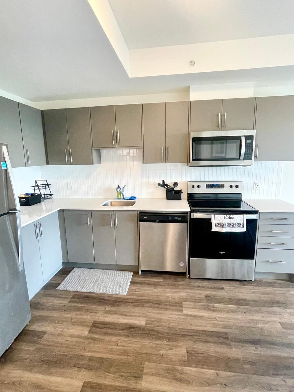 Kitchen or kitchenette, dishwasher, minibar, oven, pet friendly, stove, toaster