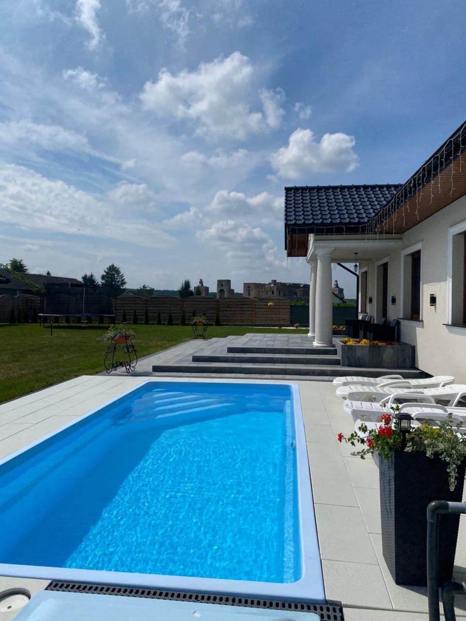 Dworek pod Krzyżtoporem Ujazd Agroturystyka- pokoje do wynajęcia Villa in Poland