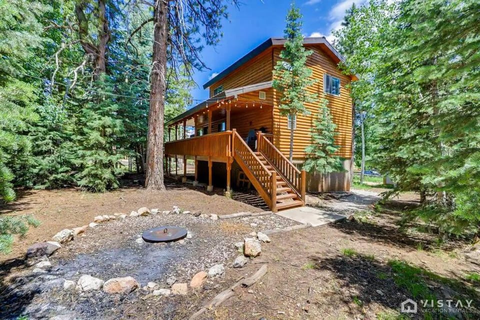 Strawberry Valley Villa -Stunning Views and Hot Tub Apartment in Utah