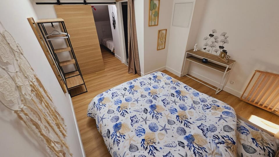 Bed, Bedroom, wardrobe