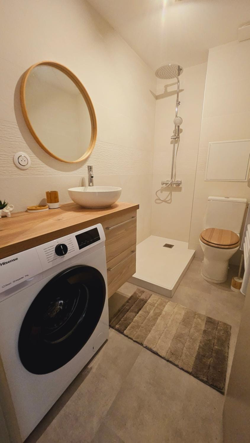 Shower, Toilet, Bathroom, washing machine