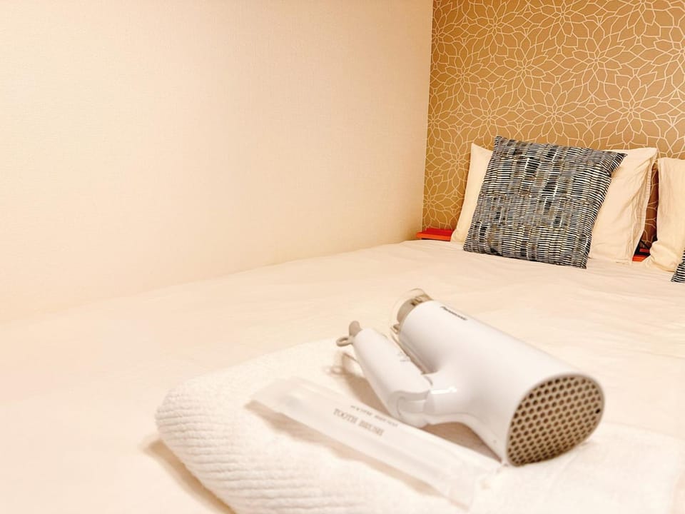 Bed, Photo of the whole room, towels