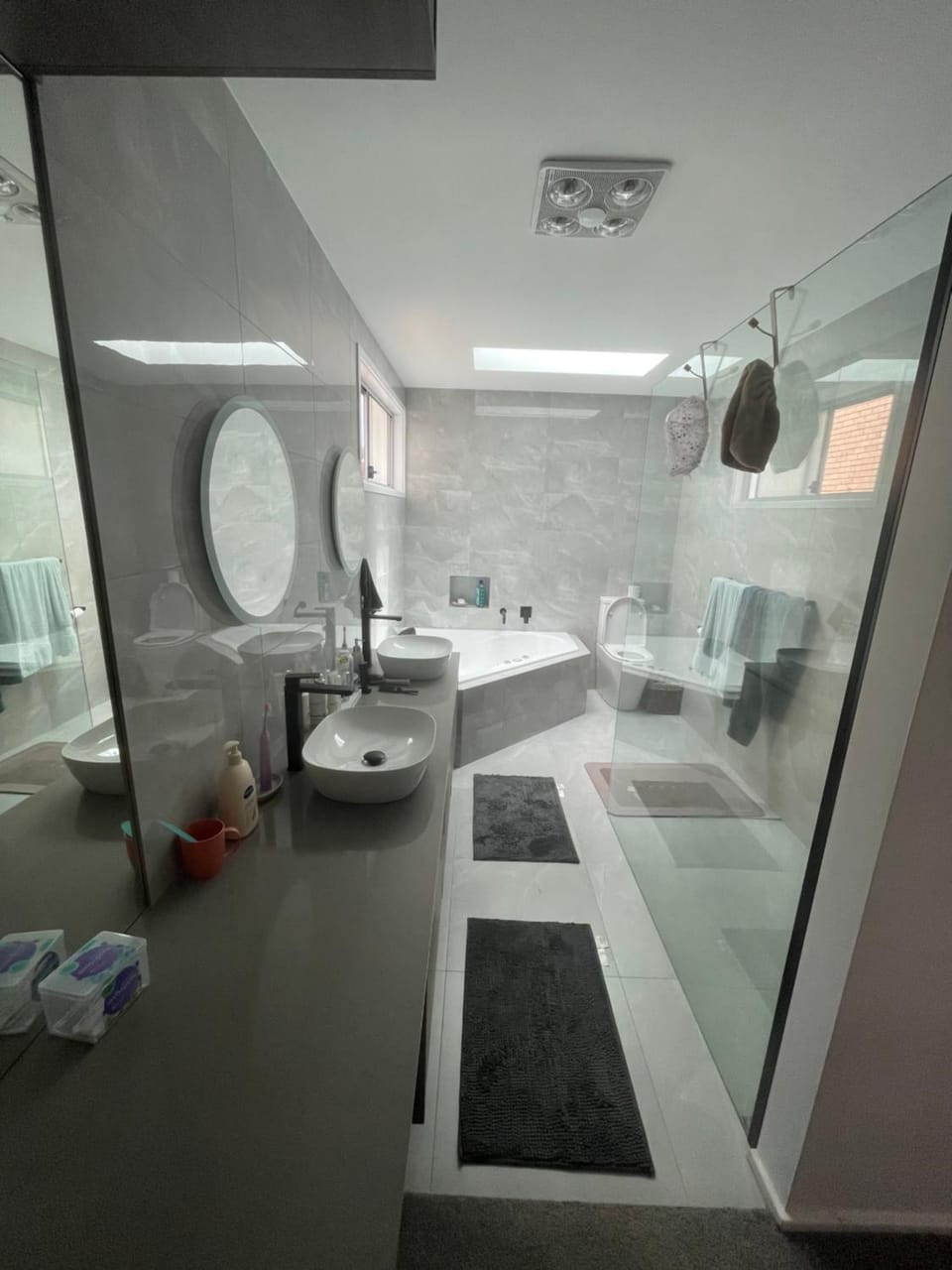 Shower, Toilet, Bathroom, Bath