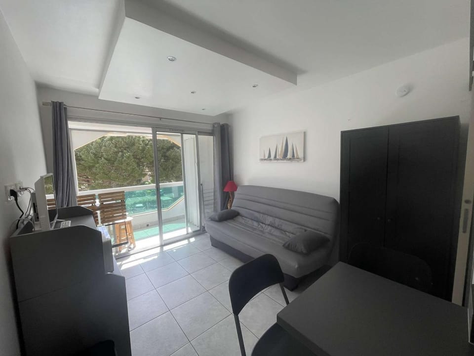 Studio bord de mer La Favière avec parking privatif - FR-1-308-196 Apartment in Bormes-les-Mimosas