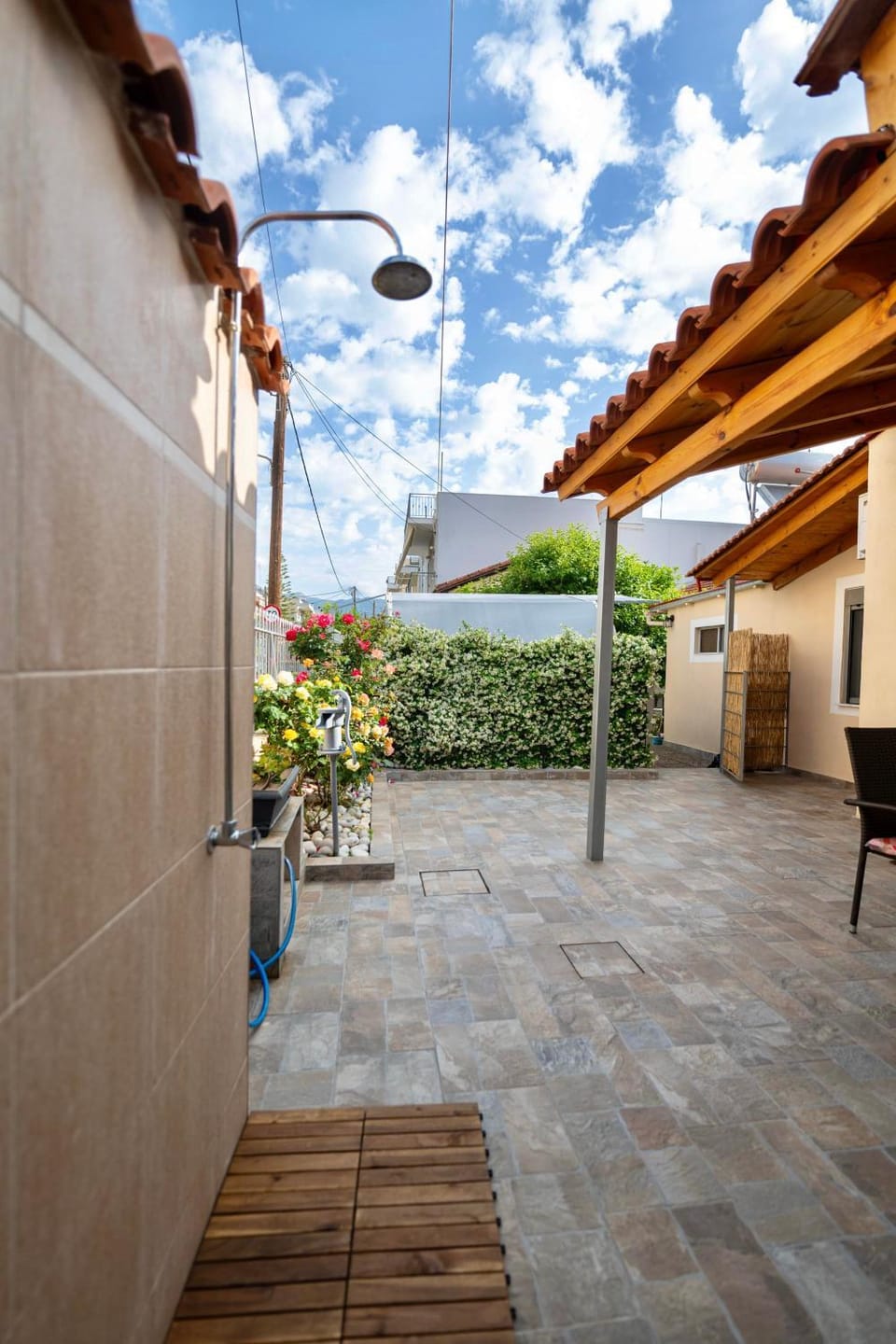 Shower, Patio, Balcony/Terrace