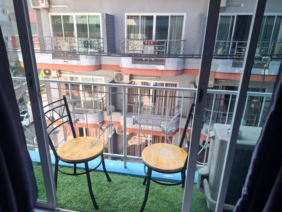Ocean Blue Huahin Guesthouse Bed and Breakfast in Hua Hin District