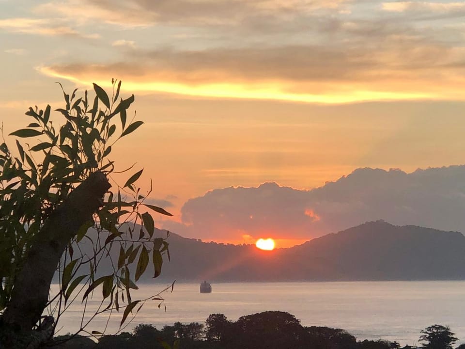 Mountain view, Sea view, Sunrise