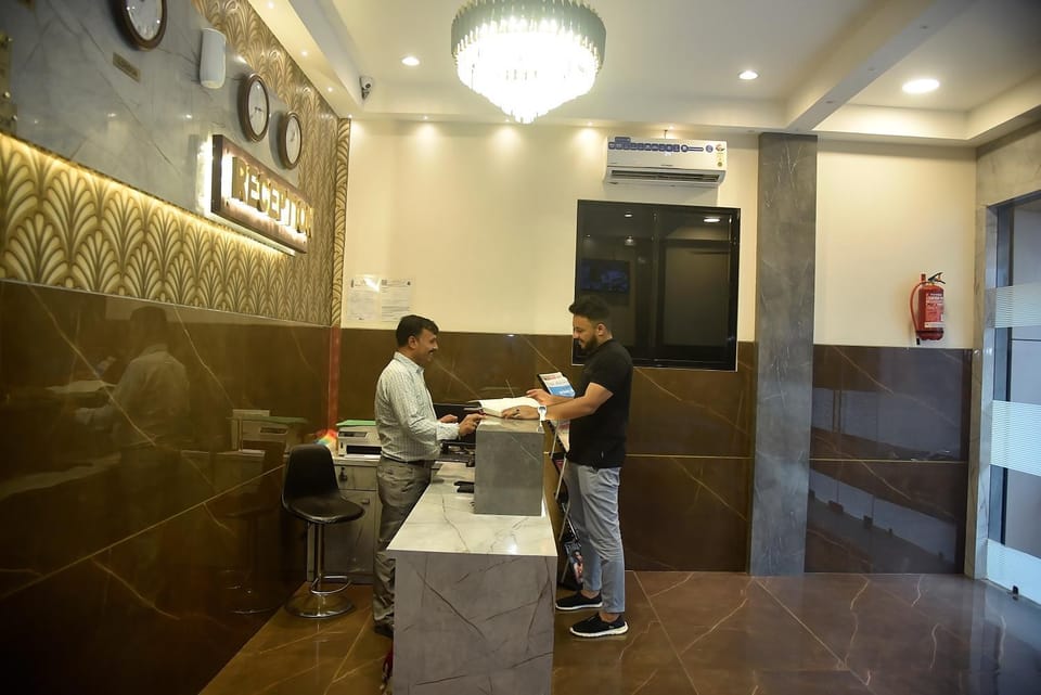 Staff, People, Lobby or reception, air conditioner