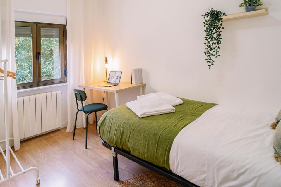 Bed, Bedroom