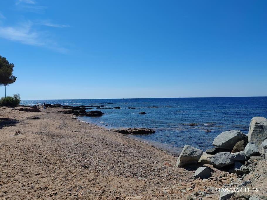 Villa au calme avec piscine, 600 m de la mer House in Saint-Raphael