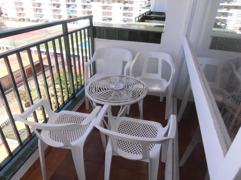 Patio, Day, Balcony/Terrace