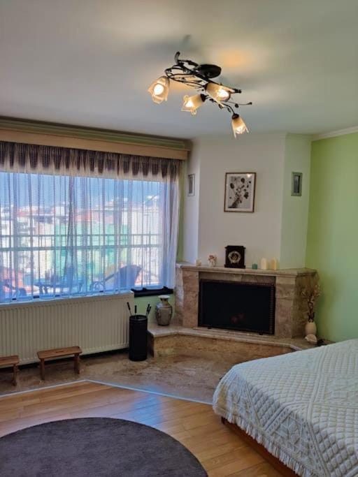 Living room, Seating area, fireplace