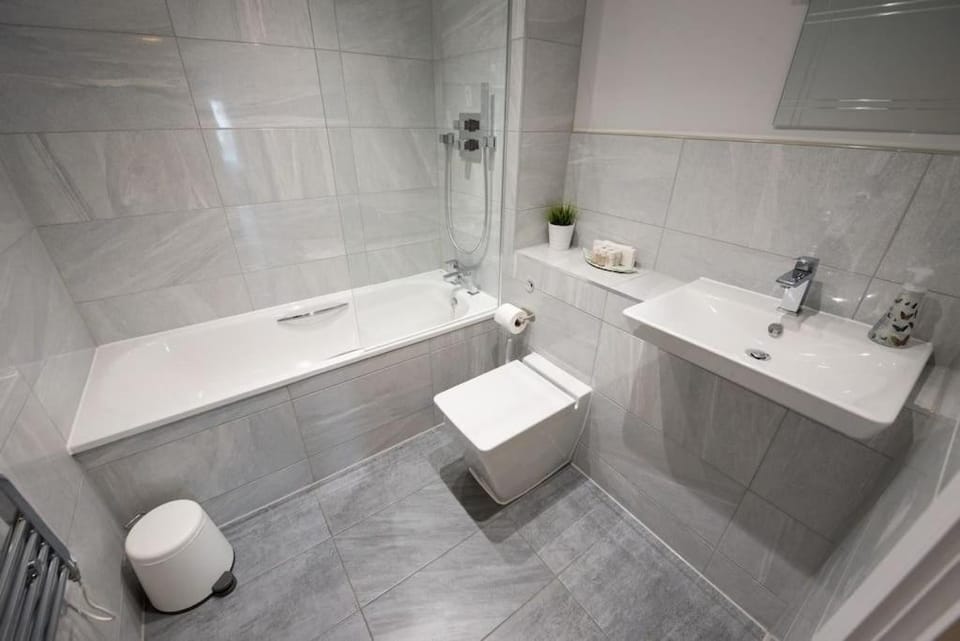 Modern,Bright and spacious 2 bed Apartment in Brentwood