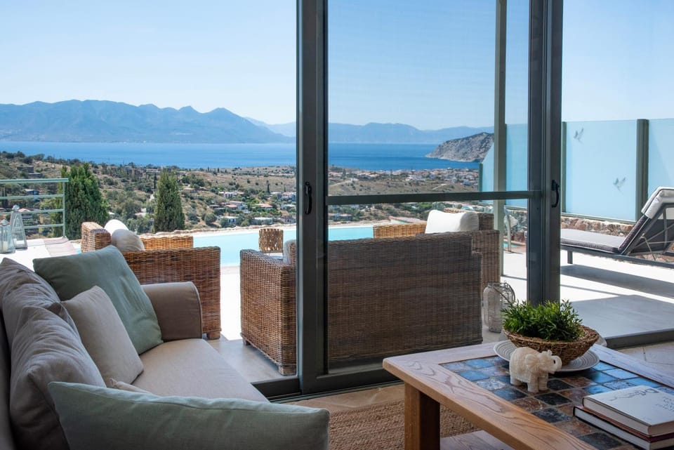 Patio, Day, Natural landscape, View (from property/room), Balcony/Terrace, Living room, Seating area, Dining area, Lake view, Mountain view, Pool view, River view, Sea view, Swimming pool, sunbed