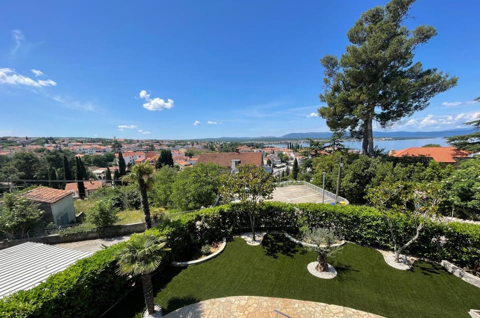 Nearby landmark, Spring, Day, Natural landscape, Garden, Balcony/Terrace, City view, Garden view, Mountain view, Sea view