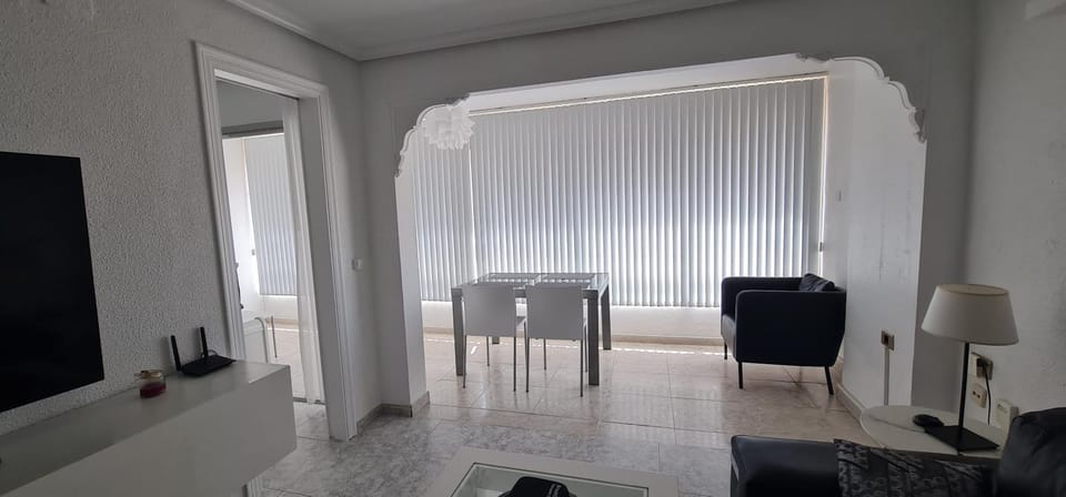 Luxury Primerísima Línea Playa Poniente Benidorm con 6,5 mts de Vistas Frontales al mar y Parking Apartment in Benidorm