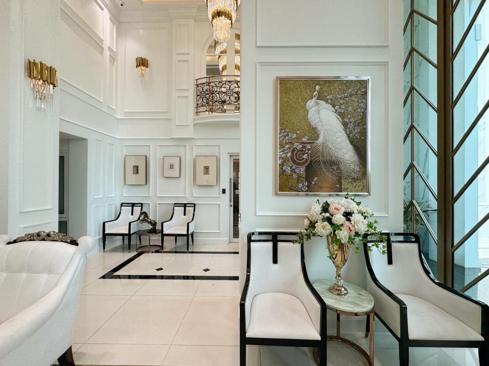 Communal lounge/ TV room, Lobby or reception