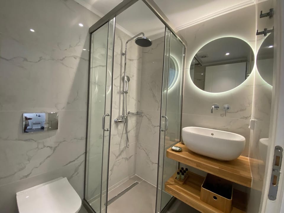 Shower, Toilet, Bathroom