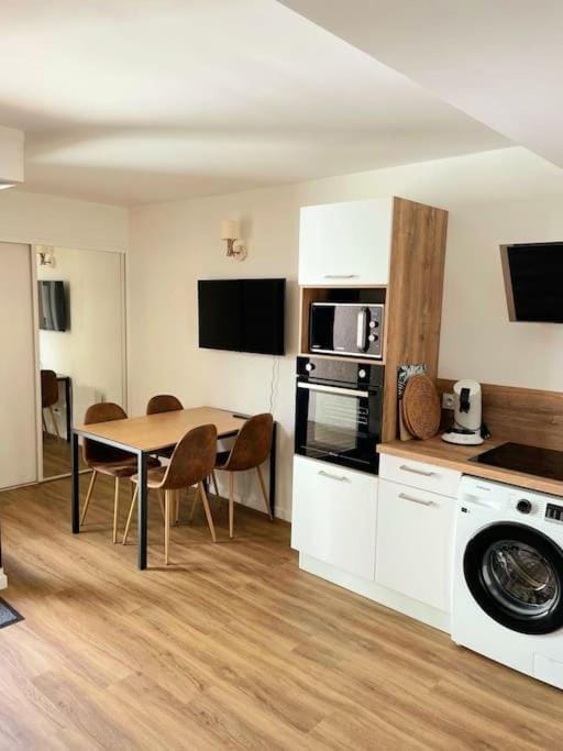 Duplex T3 avec jardin, bord de mer et parking Apartment in Six-Fours-les-Plages