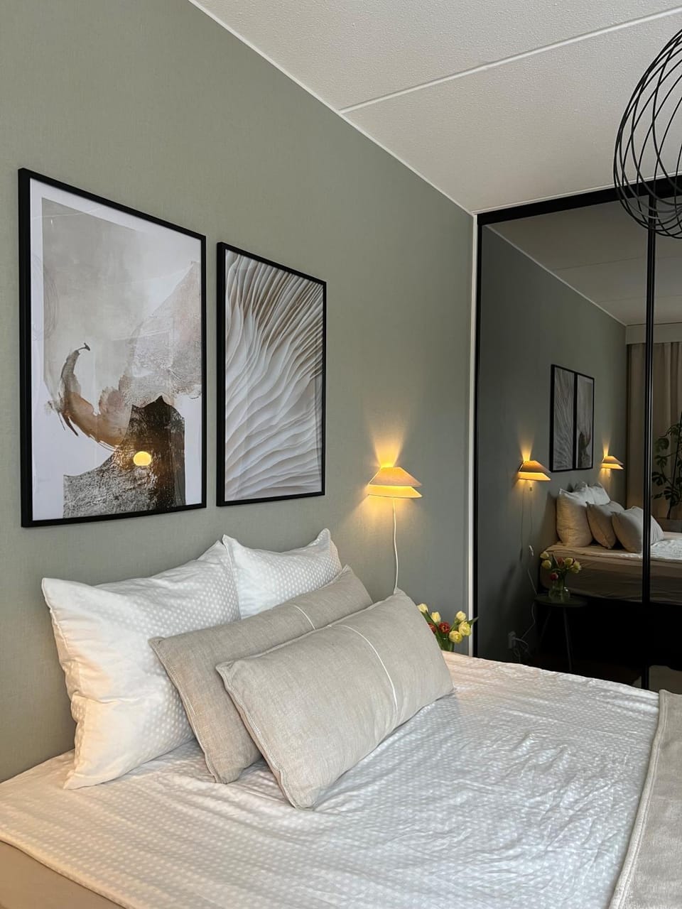 Bed, Photo of the whole room, Bedroom, storage