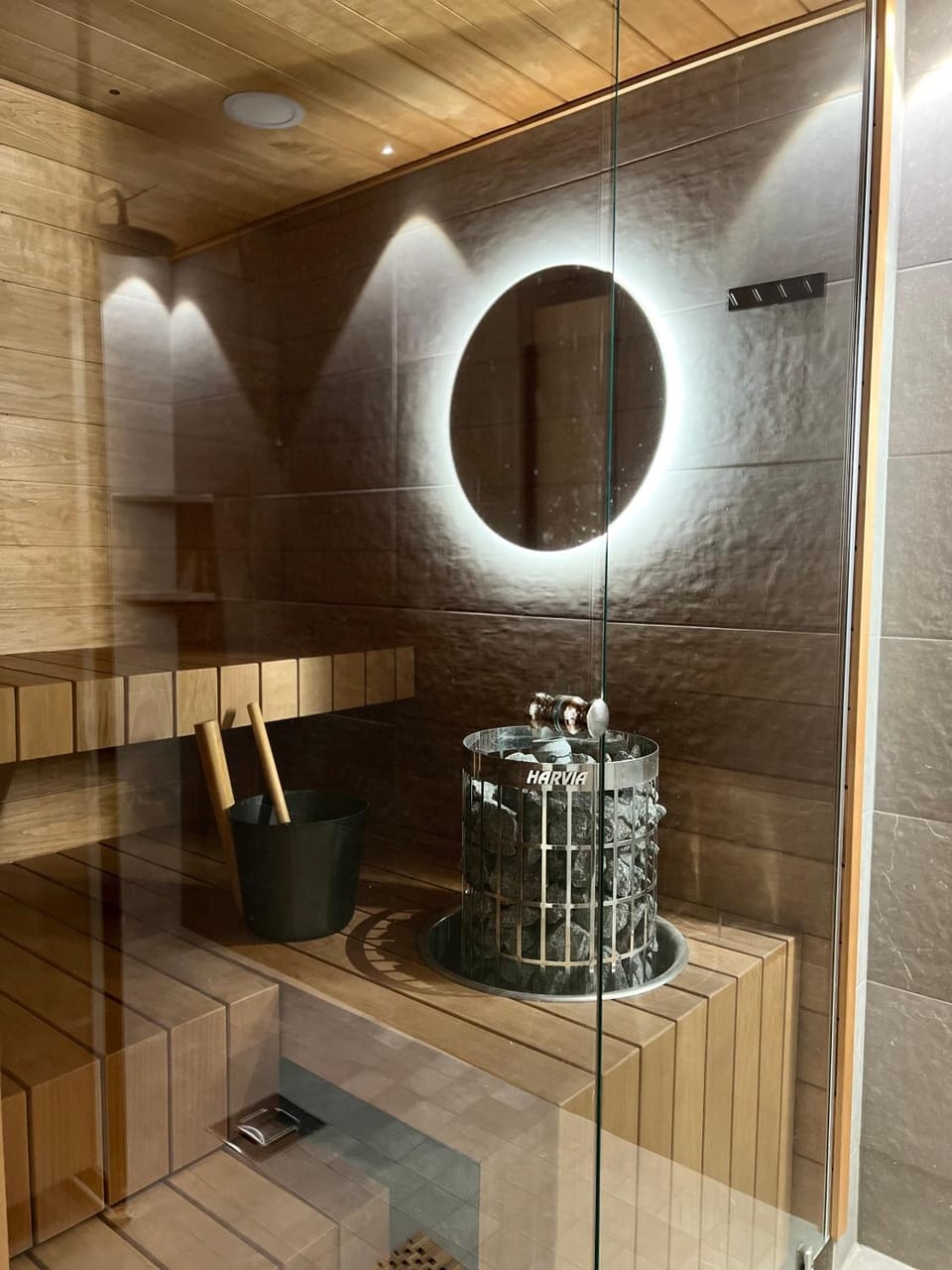 Sauna, towels, laundry
