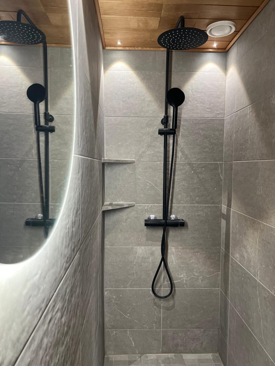 Shower, Bathroom, towels, laundry