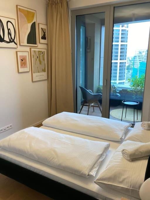 Skypark 1 with free parking Apartment in Bratislava