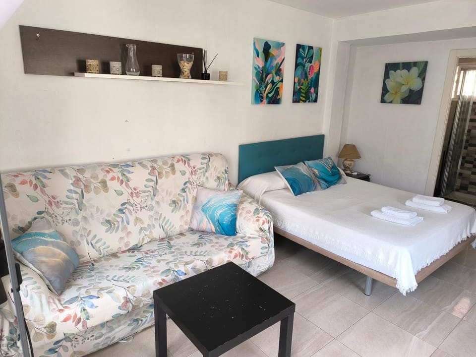 Estudio a 50mt del mar, Zona Palacio de Congresos - Apto 4 Apartment in Costa del Sol