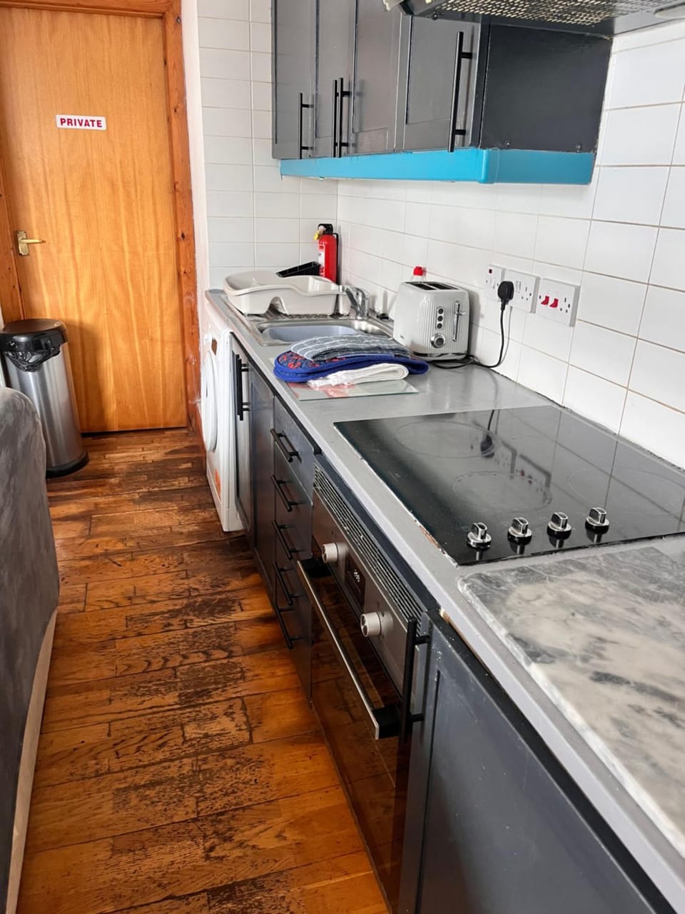Lovely apartment 2 Wharf House Porthmadog harbour side Views to mountains and Festiniog Highland Railway Apartment in Porthmadog