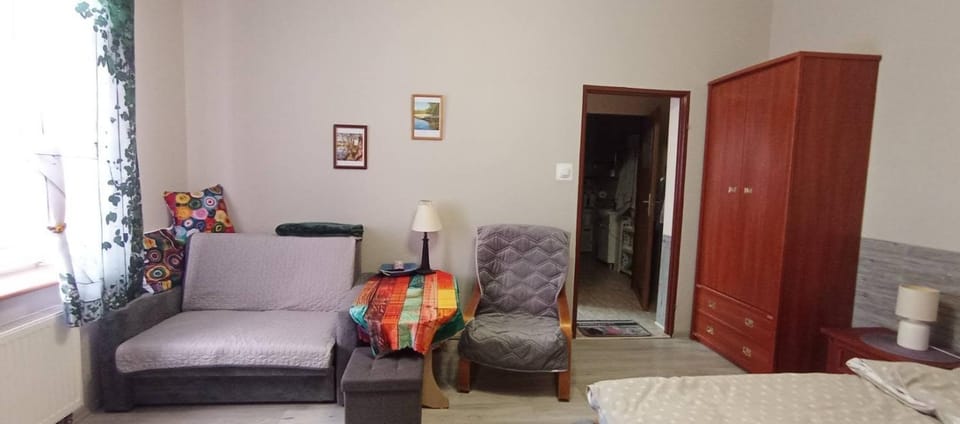 Seating area, wardrobe