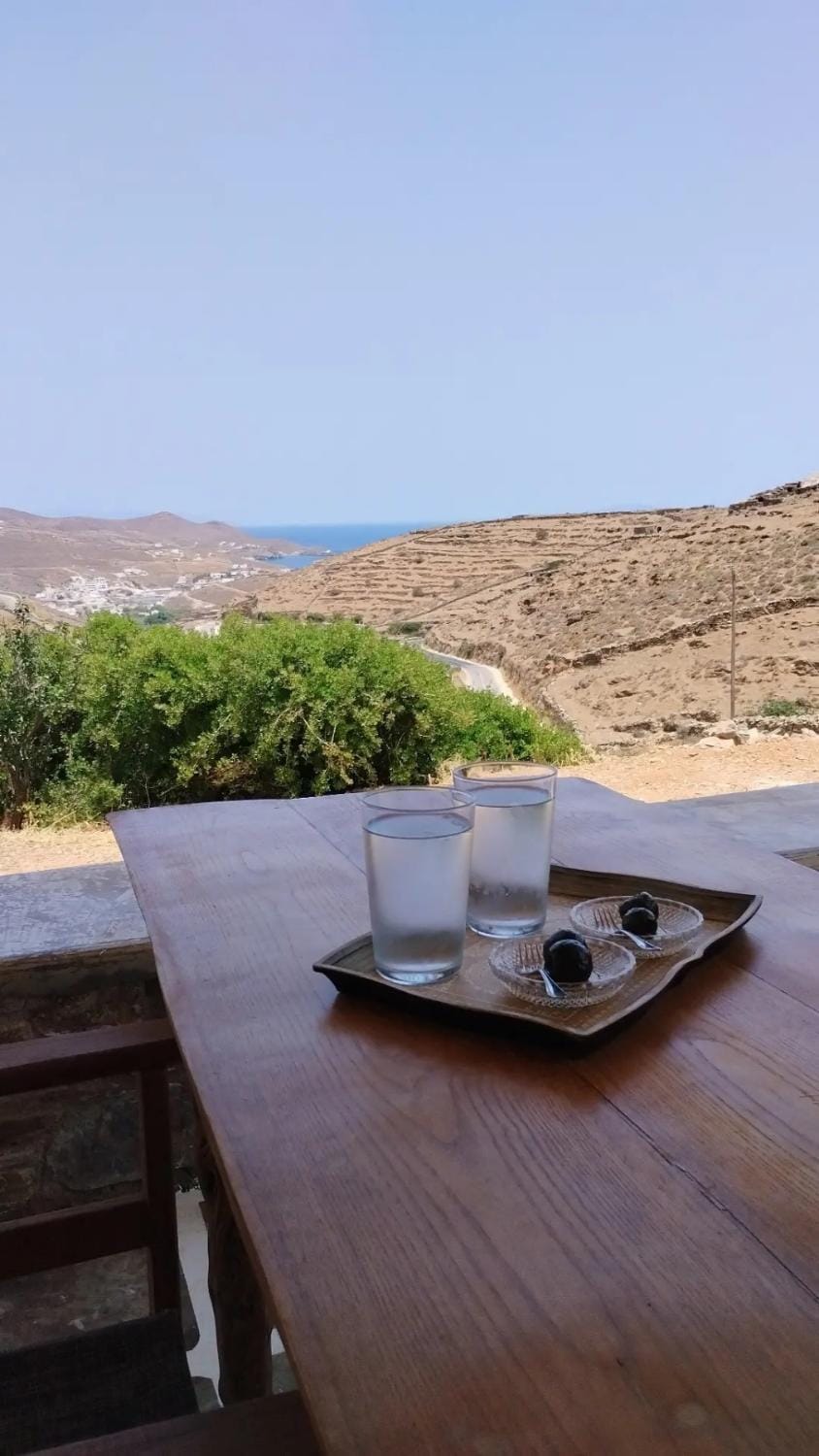 Traditional suites in Chora Kythnos #7 Apartment in Kea-Kythnos