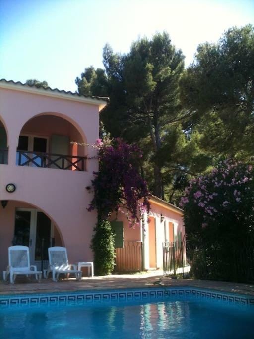 Villa Cap Benat piscine vue mer Villa in Bormes-les-Mimosas