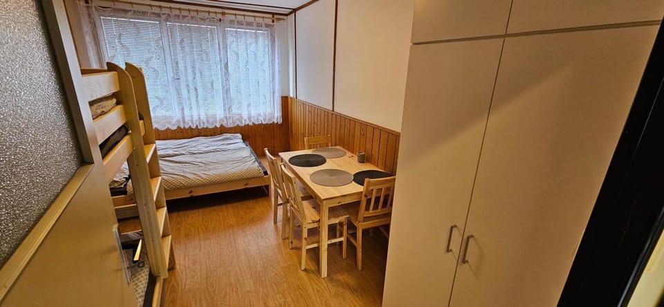 Bed, Photo of the whole room, Dining area, Bedroom, wardrobe
