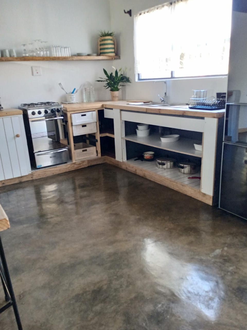 Kitchen or kitchenette, Kitchen or kitchenette, Internal: Not applicable to any particular room