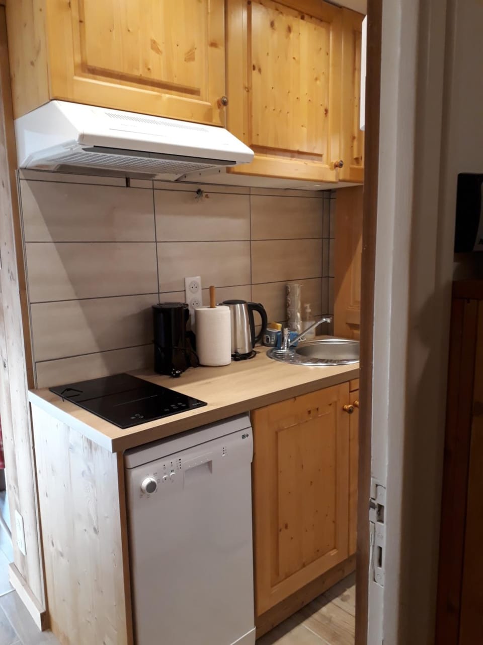 Coffee/tea facilities, Kitchen or kitchenette, pet friendly, stove