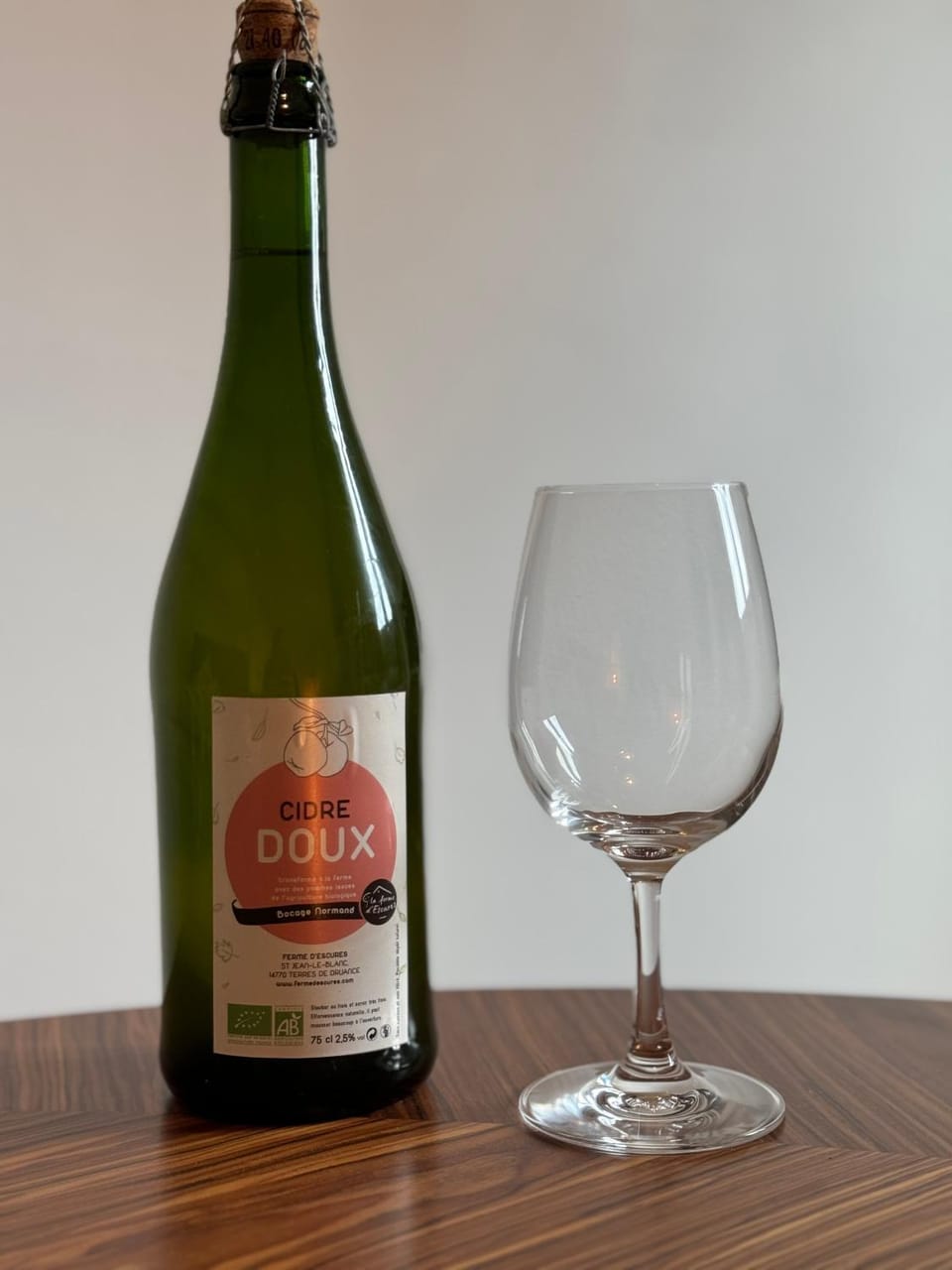 L'hydrangea Apartment in Normandy