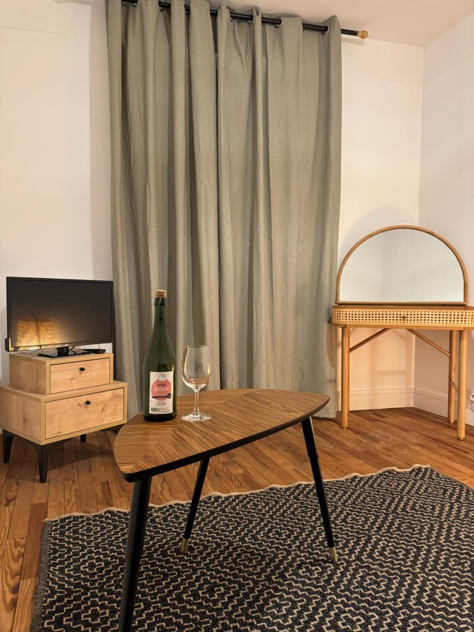 L'hydrangea Apartment in Normandy