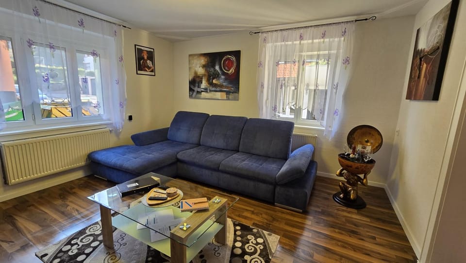 Communal lounge/ TV room, TV and multimedia, Living room