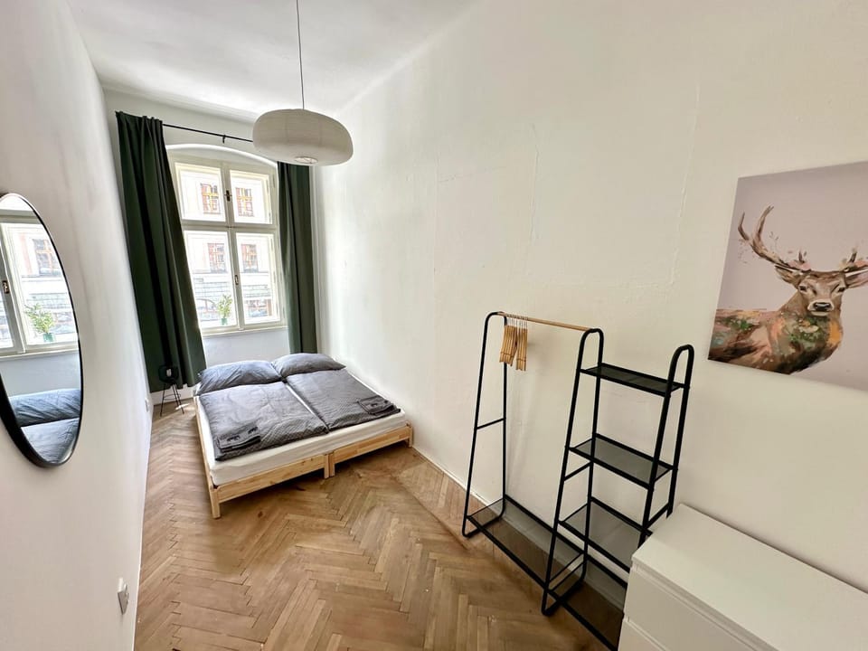 Bed, Photo of the whole room, Seating area, Bedroom