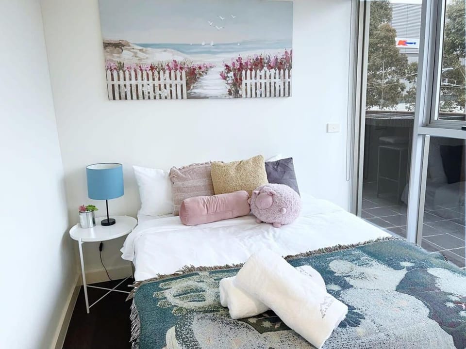 Chic Short Stay Retreat at Doncaster Apartment in Melbourne