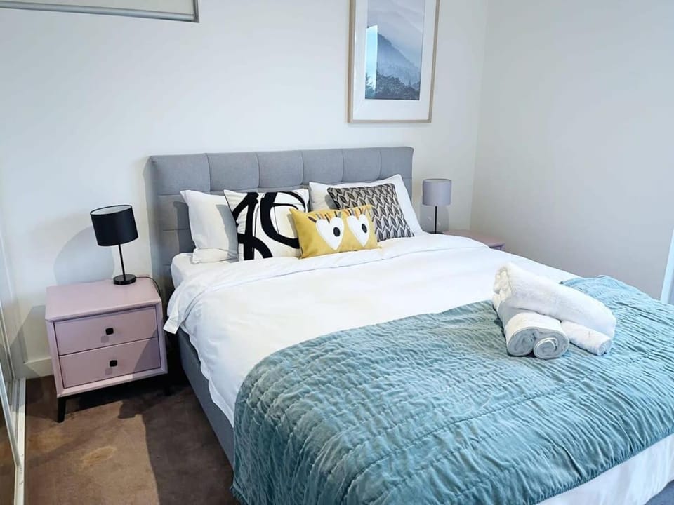 Chic Short Stay Retreat at Doncaster Apartment in Melbourne